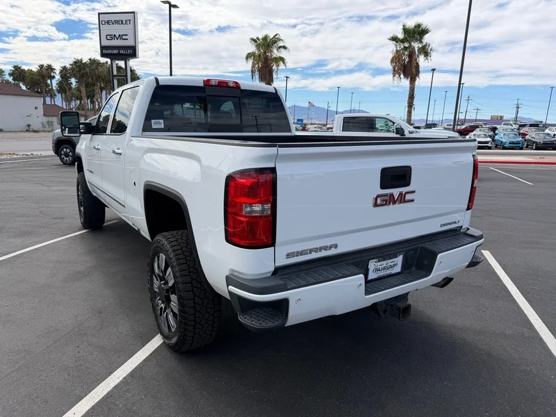 Used 2016 SUMMIT WHITE GMC Denali image 5