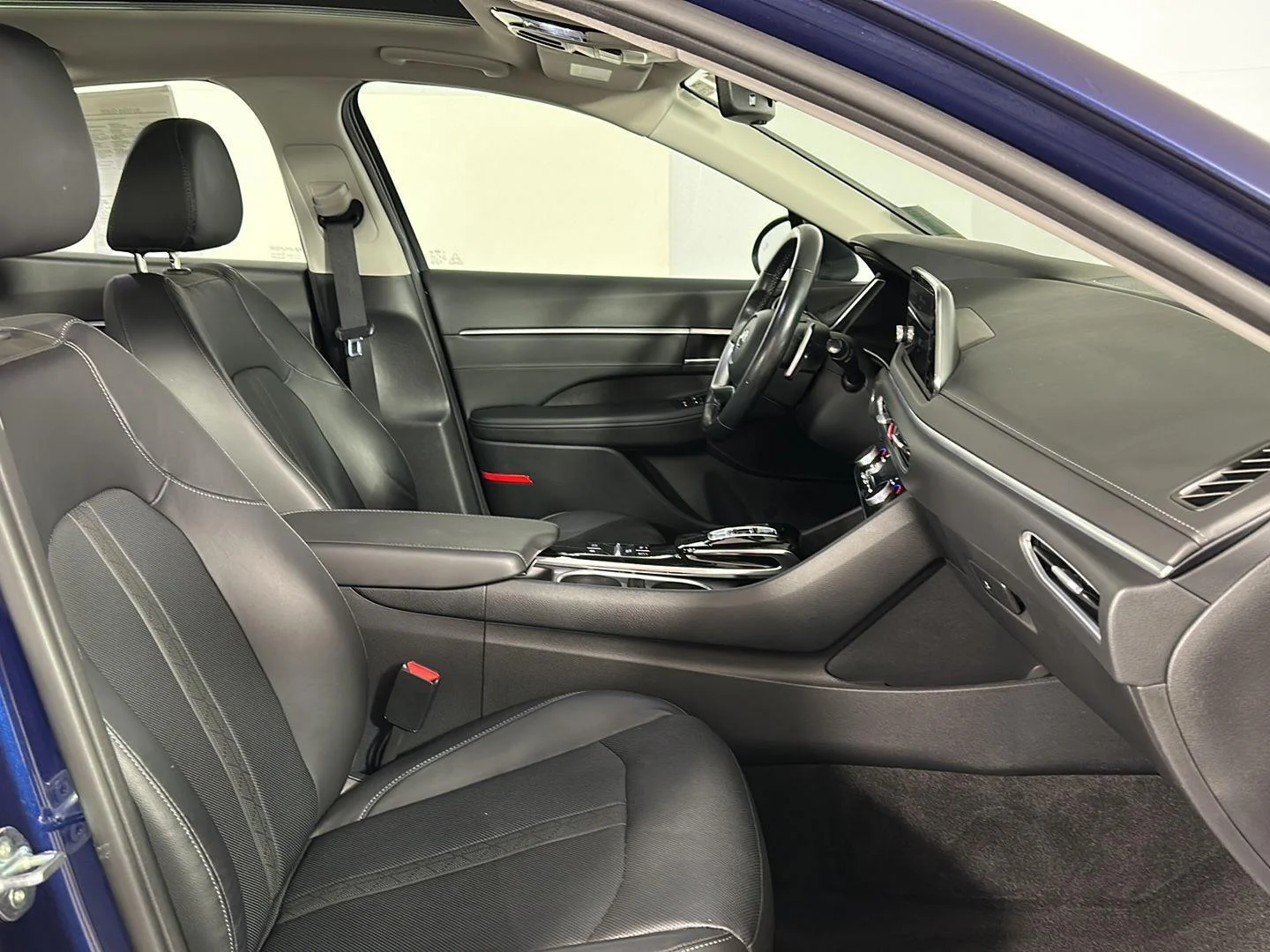 Used 2021 Stormy Sea Hyundai Limited image 27