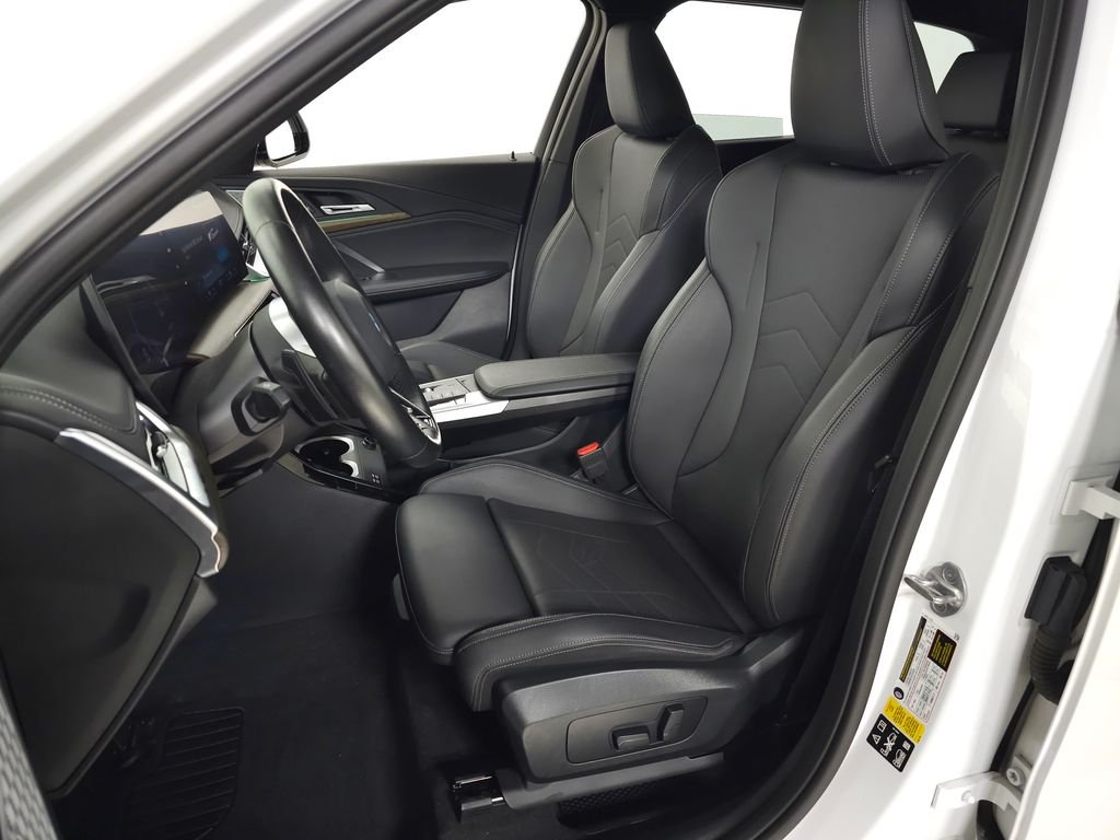 Used 2023 White Metallic BMW xDrive28i image 15