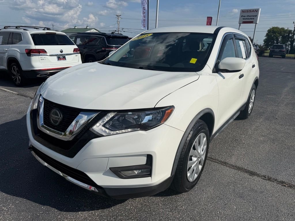 Used 2018 White Nissan S image 34