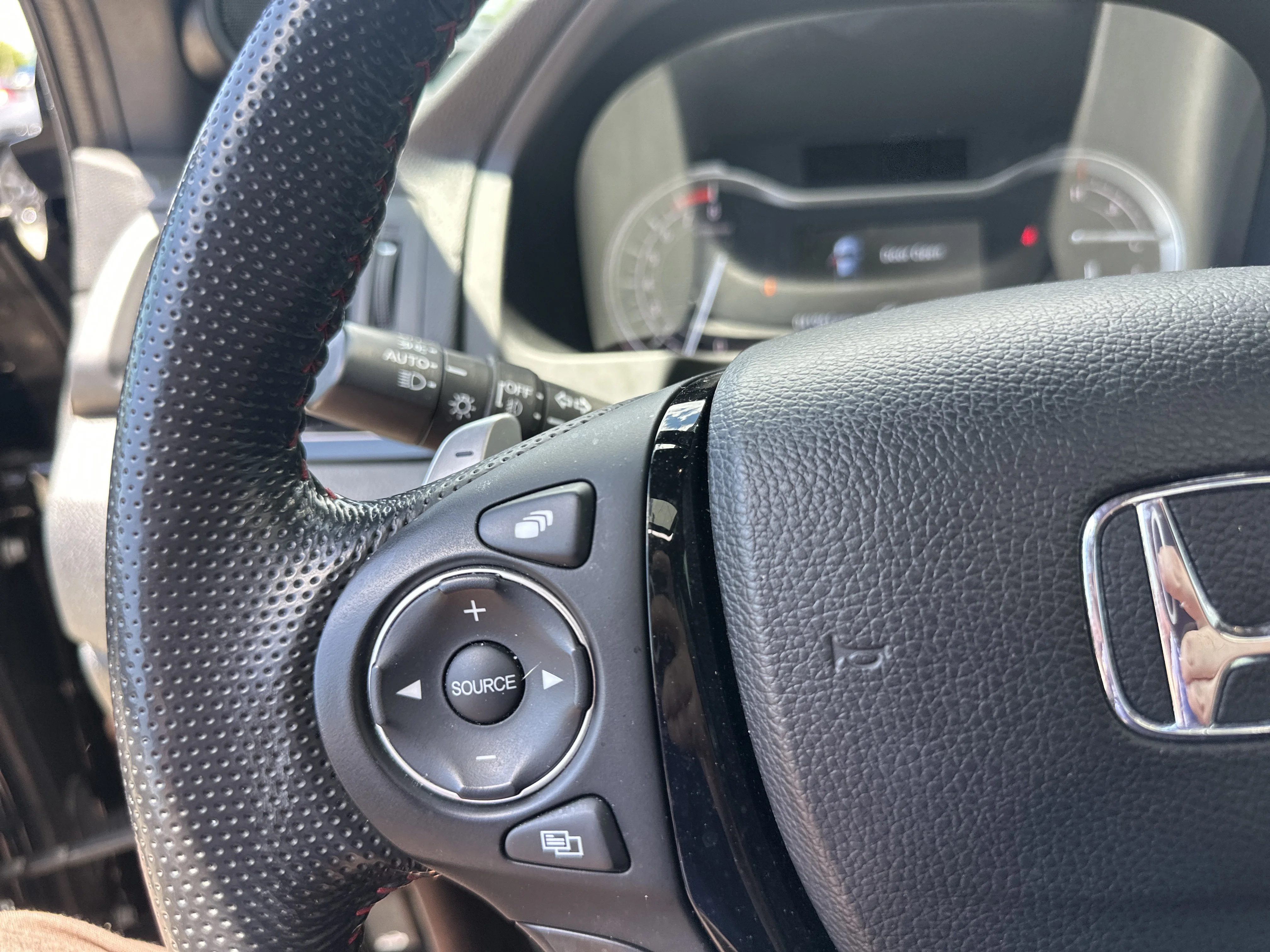 Used 2022 Crystal Black Pearl Honda Black Edition image 8