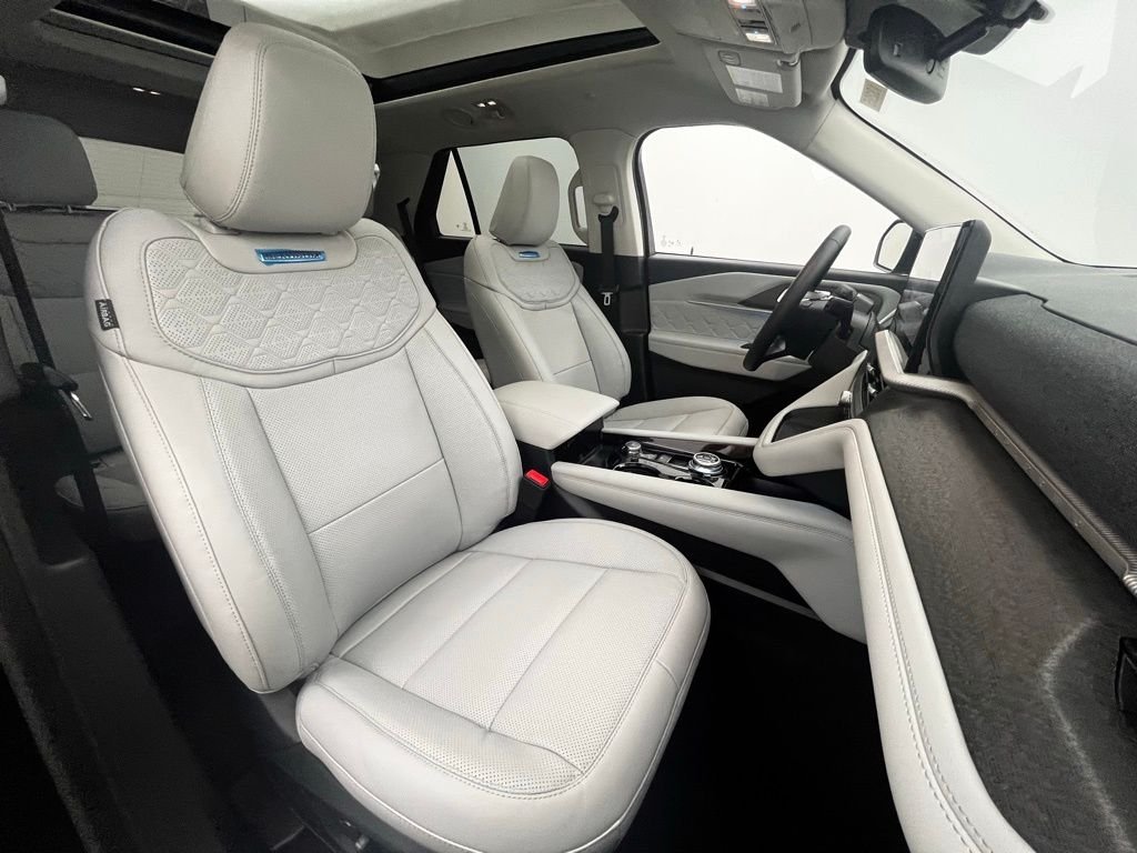 New 2026 Black Ford Platinum image 36