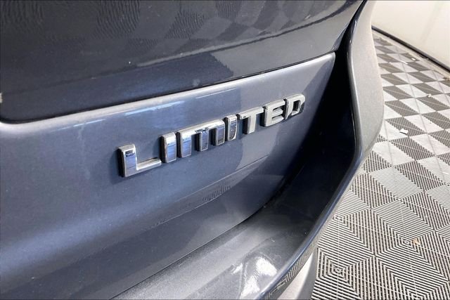 Used 2022 Gray Jeep Limited image 19