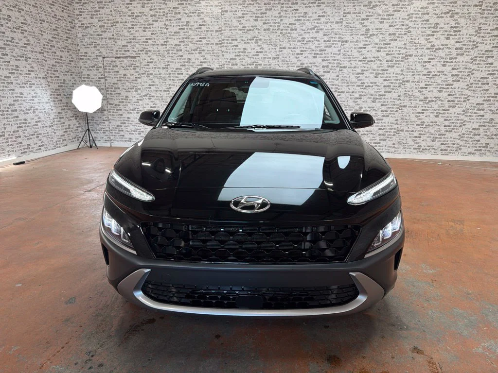 Used 2023 Abyss Black Pearl Hyundai Limited image 2
