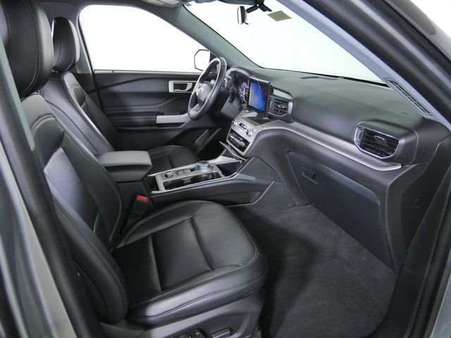 Used 2022 Silver Ford XLT image 10