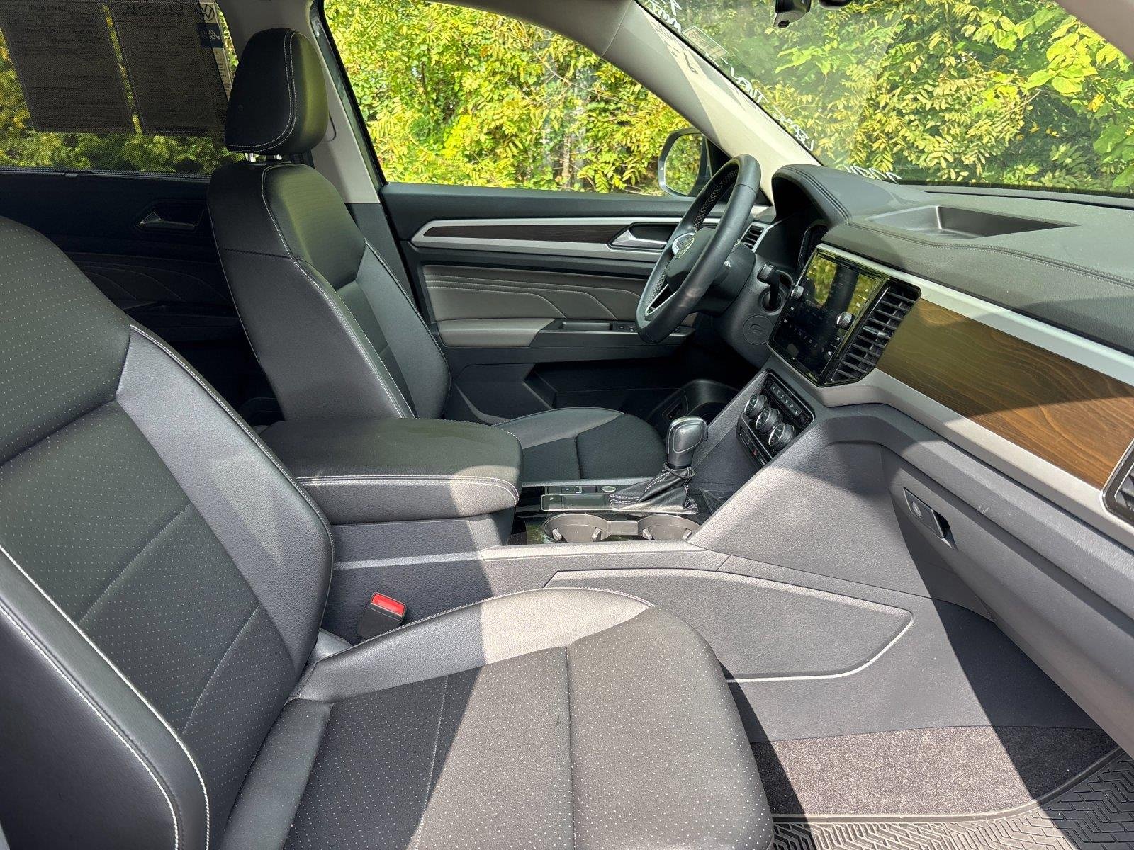 Used 2023 Platinum Gray Metallic Volkswagen 3.6L V6 SE w/Technology image 39