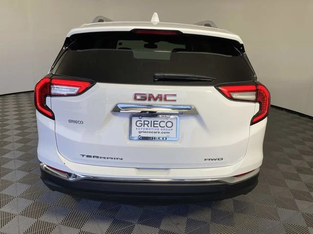 Used 2024 White GMC SLT image 7