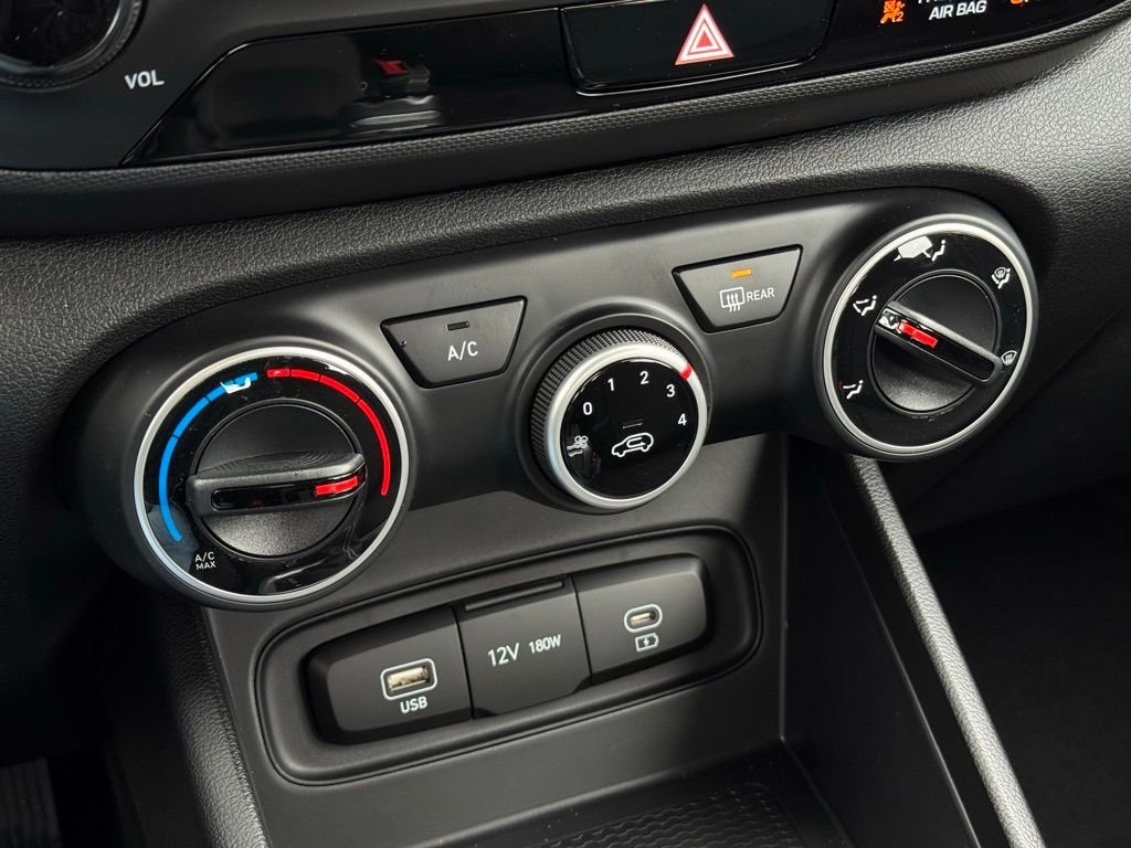2026 Hyundai Venue SE - Photo 24
