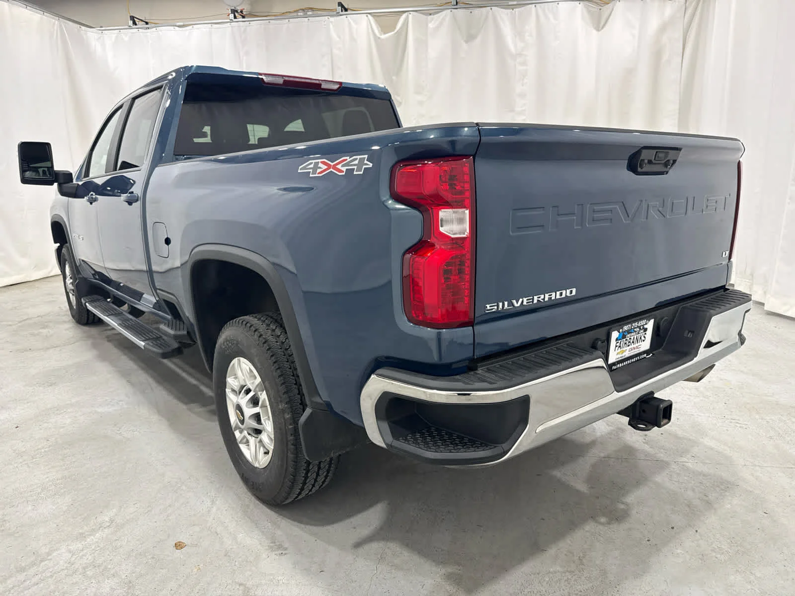 Used 2026 Lakeshore Blue Metallic Chevrolet LT image 3