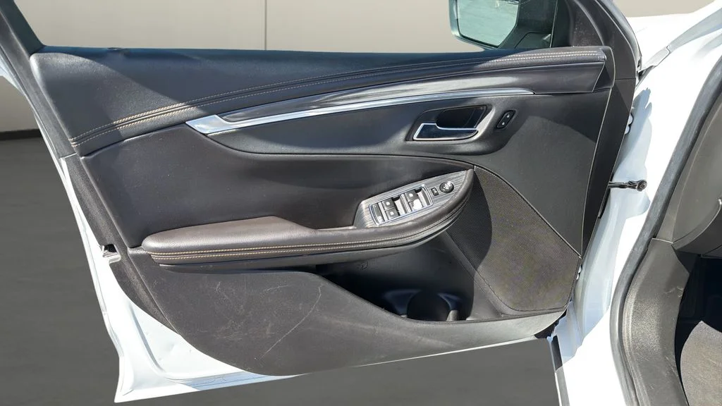 Used 2017 White Chevrolet LT image 13