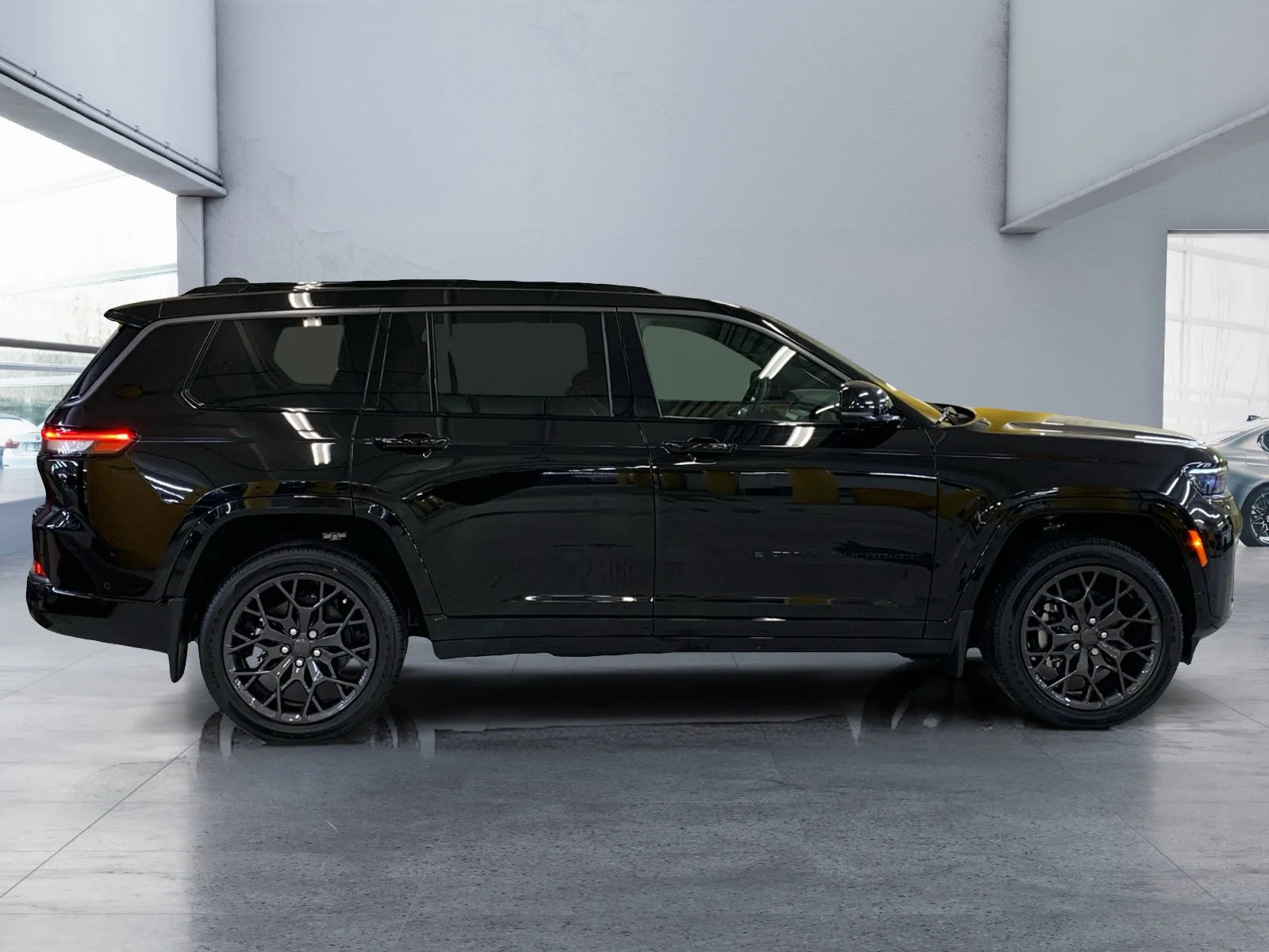New 2026 Diamond Black Crystal Pearl Jeep Summit image 6