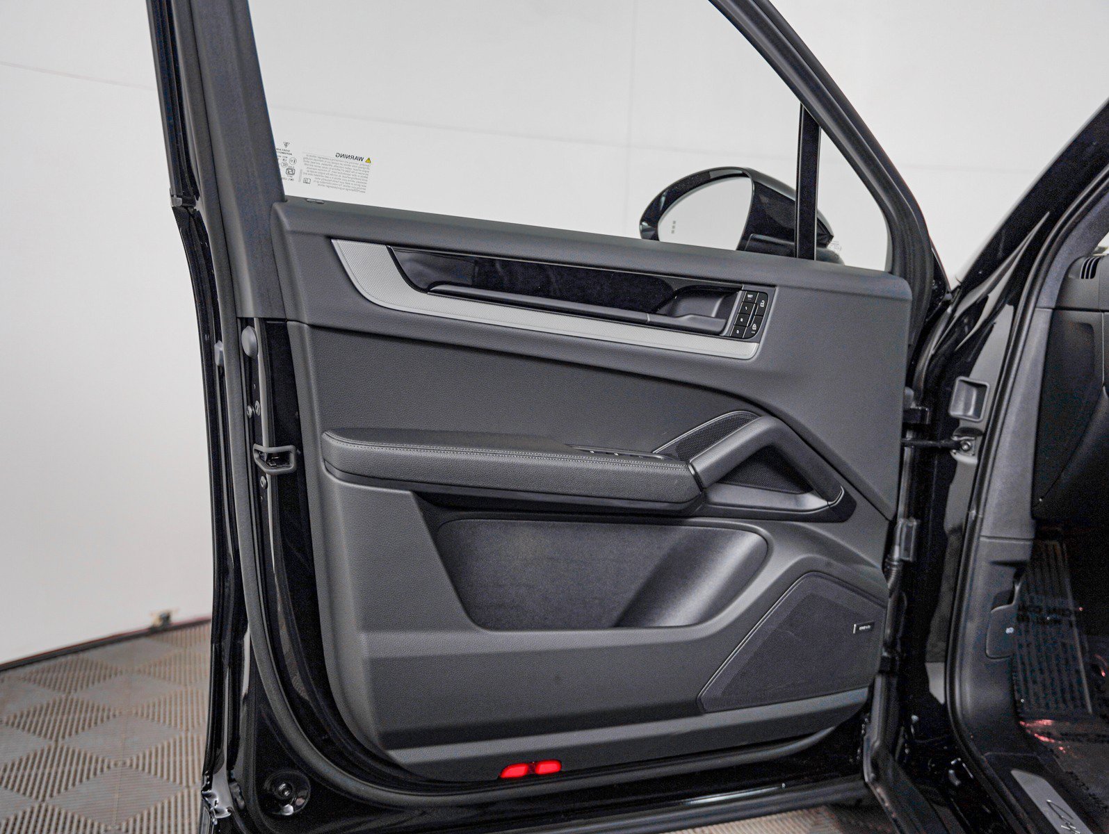 New 2026 CHROMITE BLACK Porsche S image 28