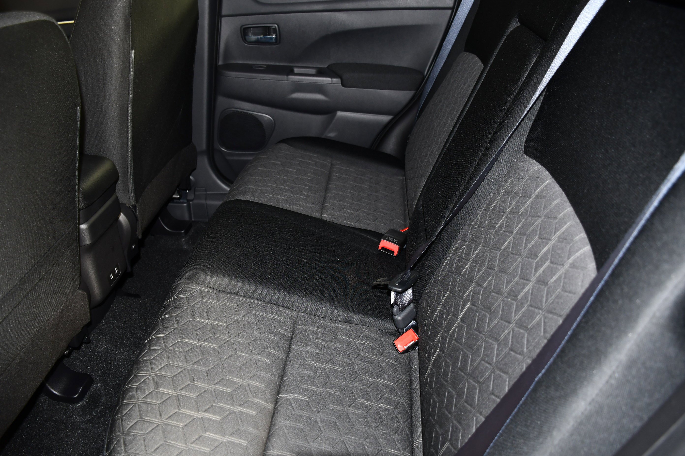 New 2026 White Diamond Mitsubishi Trail Edition image 15