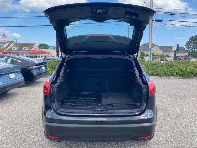 Used 2019 Magnetic Black Pearl Nissan S image 32