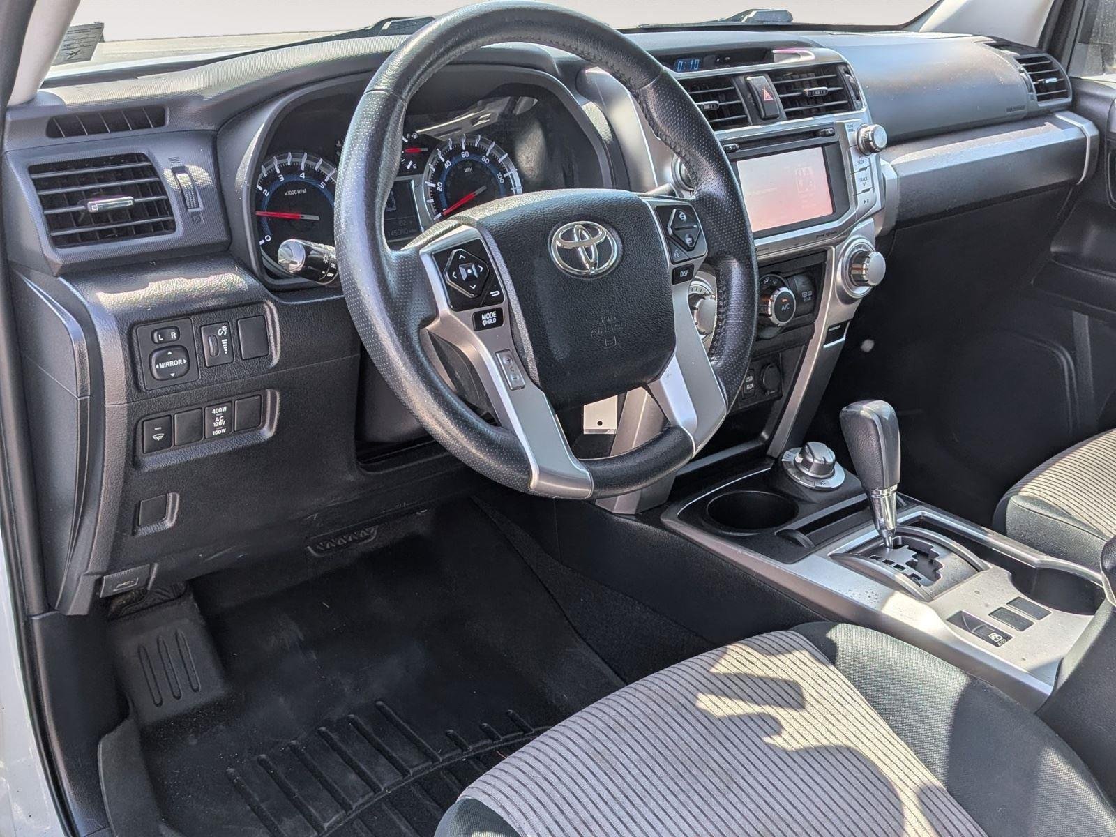 Used 2019 Super White Toyota SR5 image 29