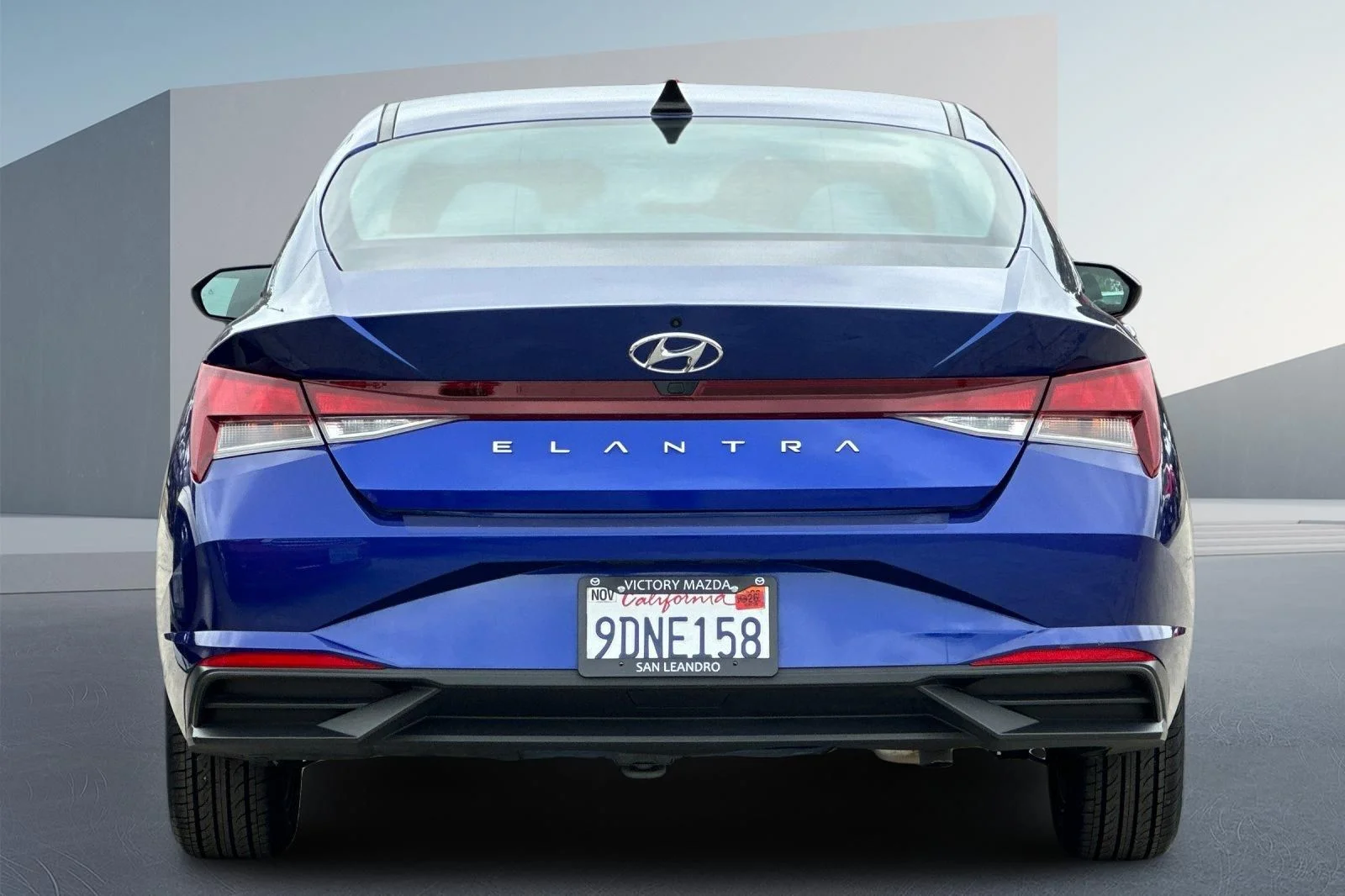 Used 2023 Blue Hyundai SEL image 5