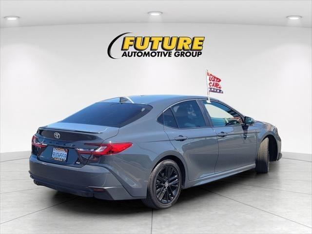 Used 2025 Gray Toyota SE image 5