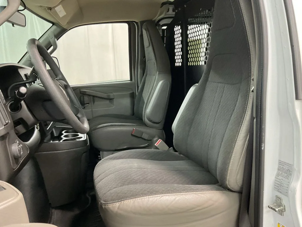 Used 2024 Summit White GMC Work Van image 17