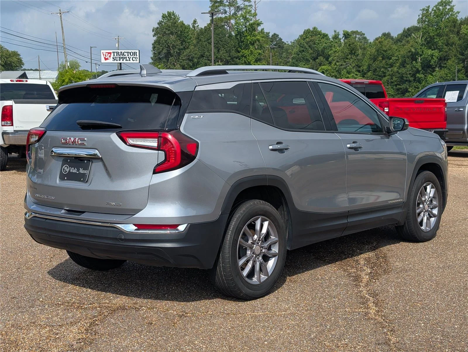 Used 2024 Sterling Metallic GMC SLT image 5