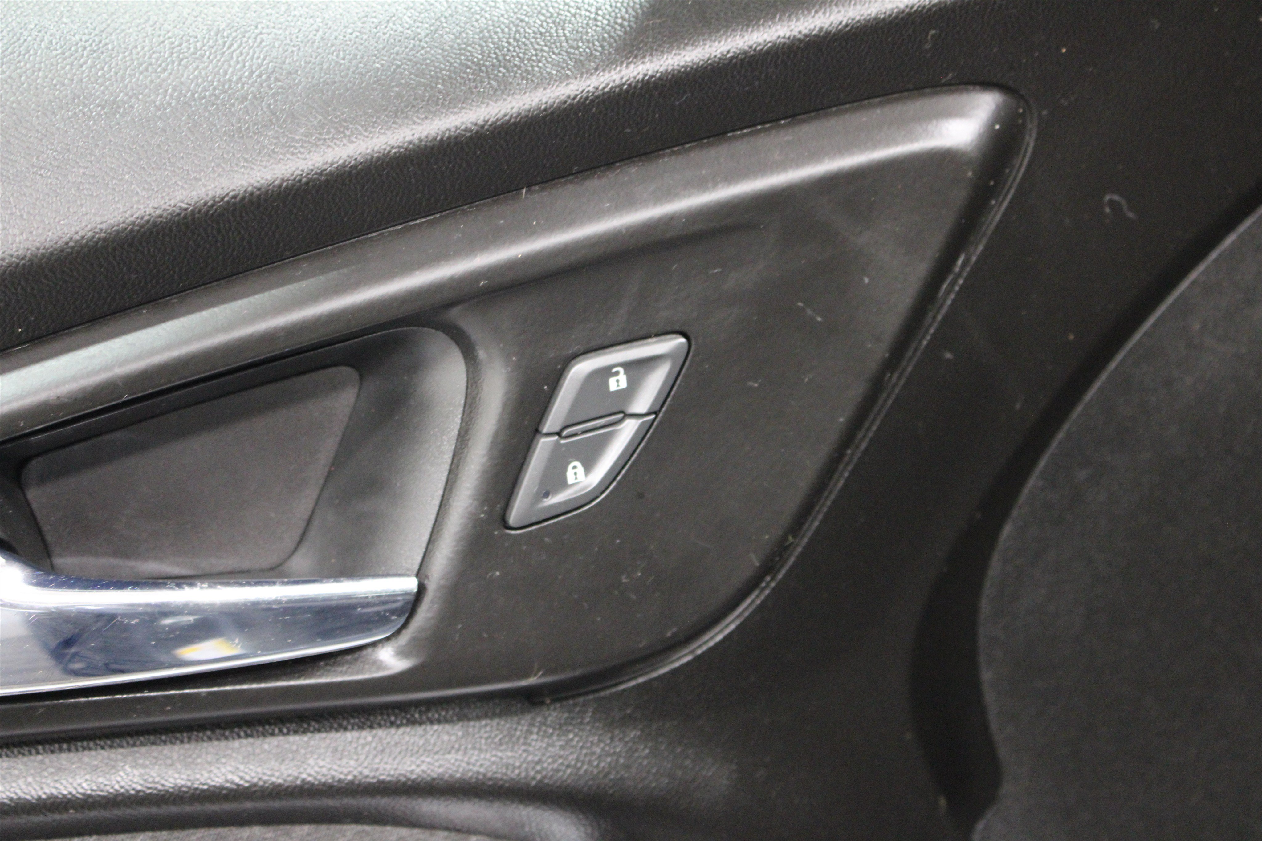 Used 2020 Shadow Gray Metallic Chevrolet LT image 8