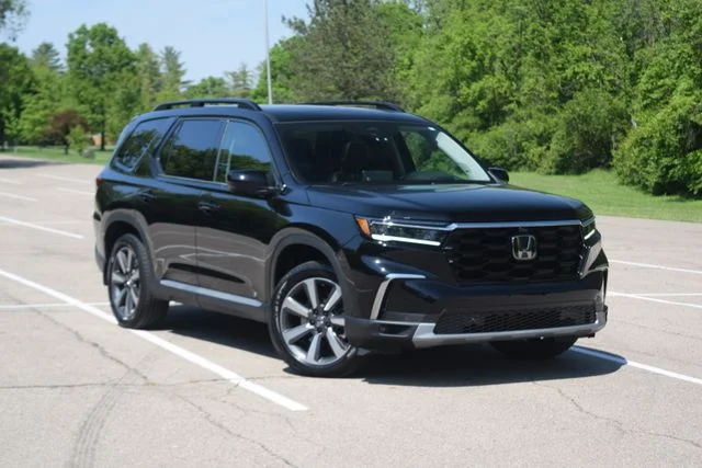 2023 Honda Pilot Elite AWD's photo