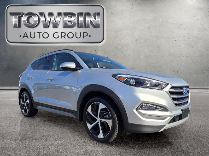 Used 2018 Molten Silver HYUNDAI VALUE FWD image 2