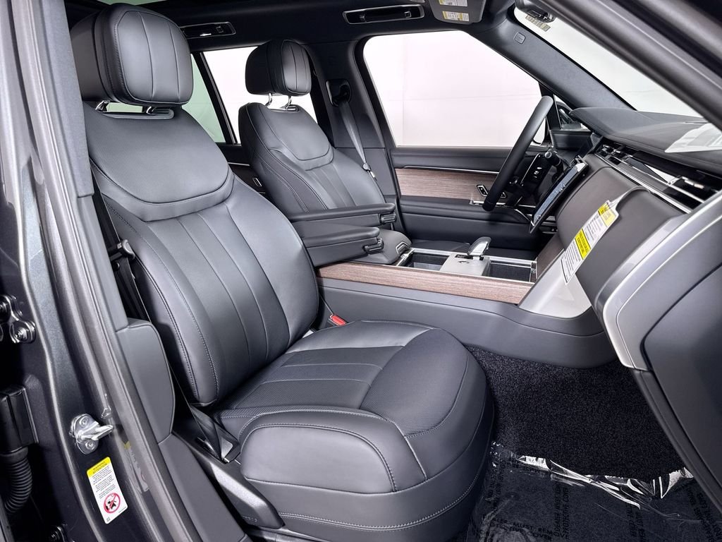 New 2026 Carpathian Grey Land Rover SE image 23