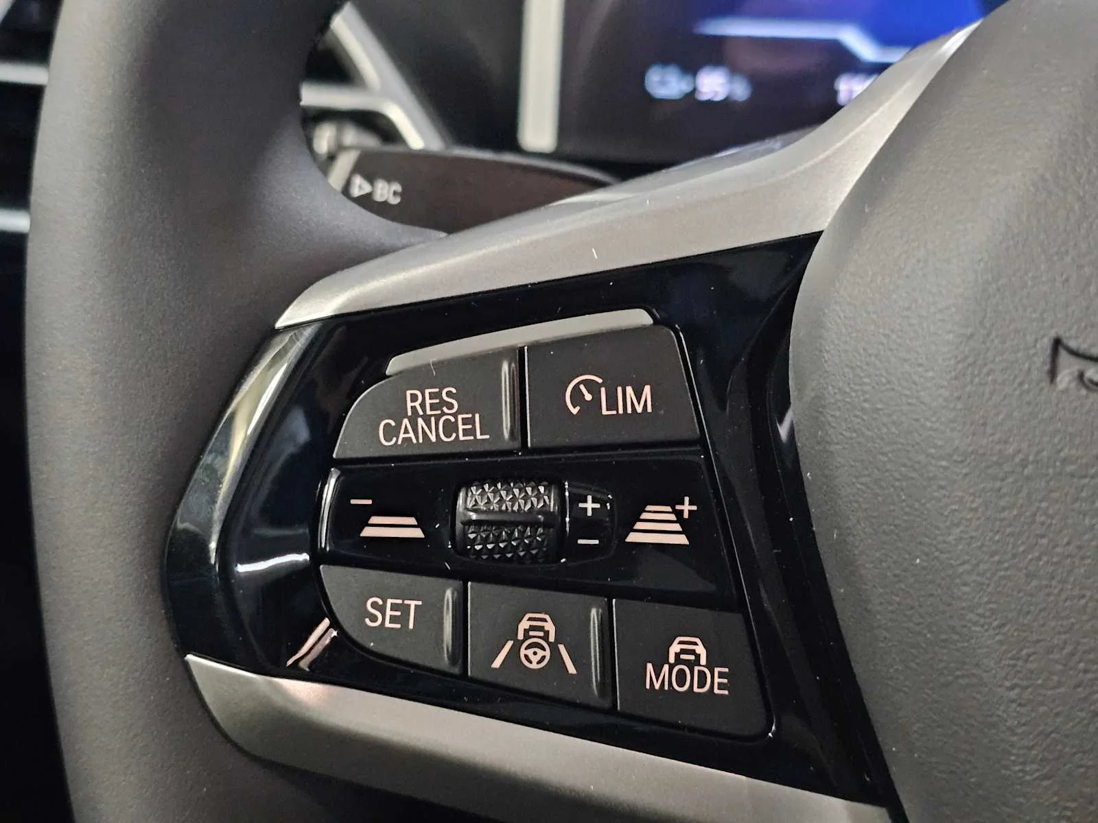 New 2026 Skyscraper Grey Metallic BMW xDrive40 image 19