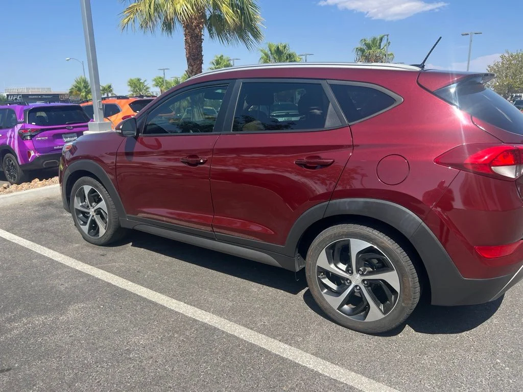 Used 2016 Red Hyundai Sport image 7
