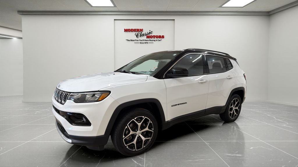 Used 2024 White Jeep Limited image 3