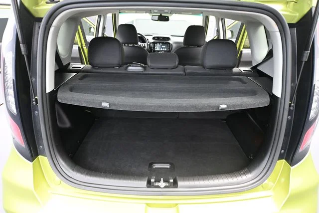 Used 2019 Green Kia Plus image 39