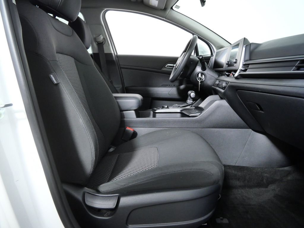 Used 2023 White Kia LX image 7