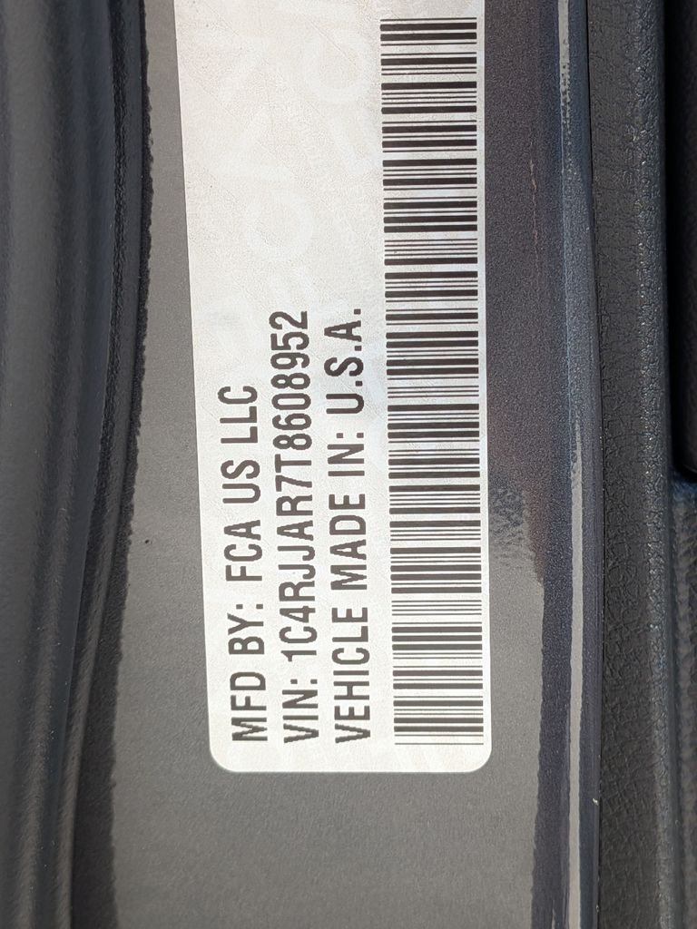 New 2026 Baltic Gray Metallic Clear-Coat Exterior Paint Jeep Altitude image 29
