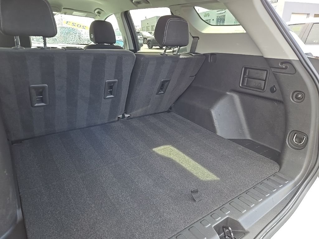 2023 GMC Terrain SLE - Photo 11