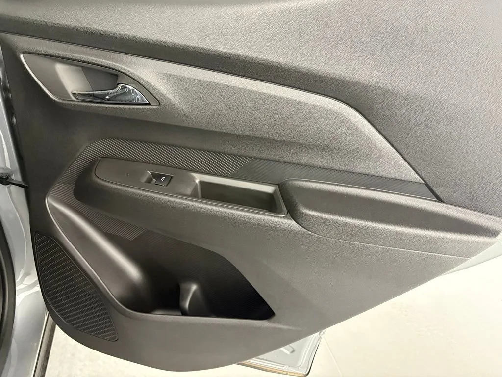 New 2027 Sterling Grey Metallic Chevrolet LT image 40