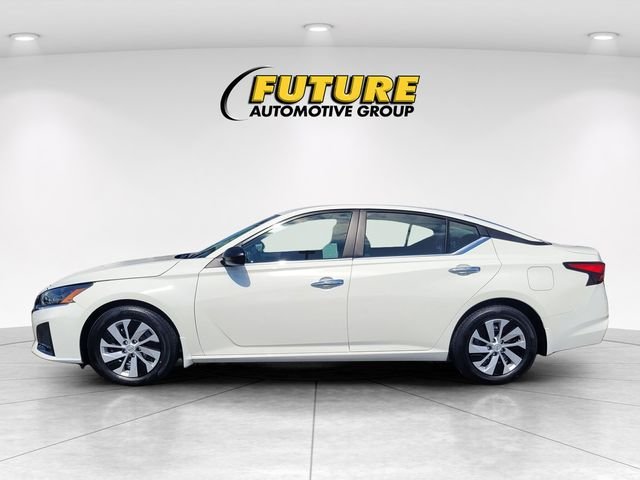 Used 2025 White Nissan 2.5 S image 6