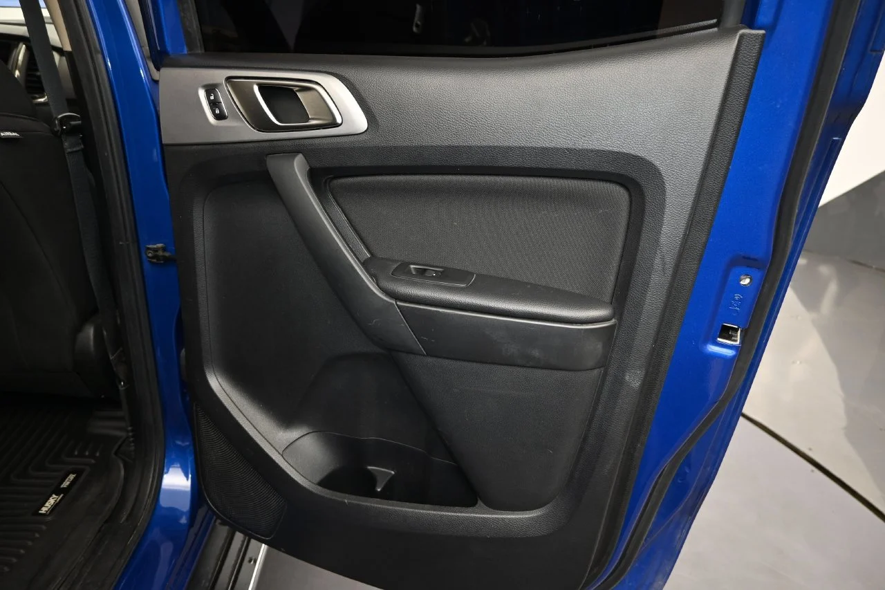 Used 2019 Lightning Blue Metallic Ford XLT image 15