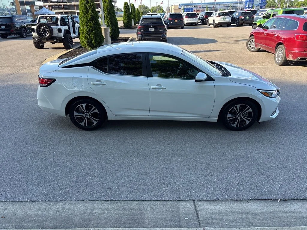 Used 2022 Aspen White Nissan SV image 6