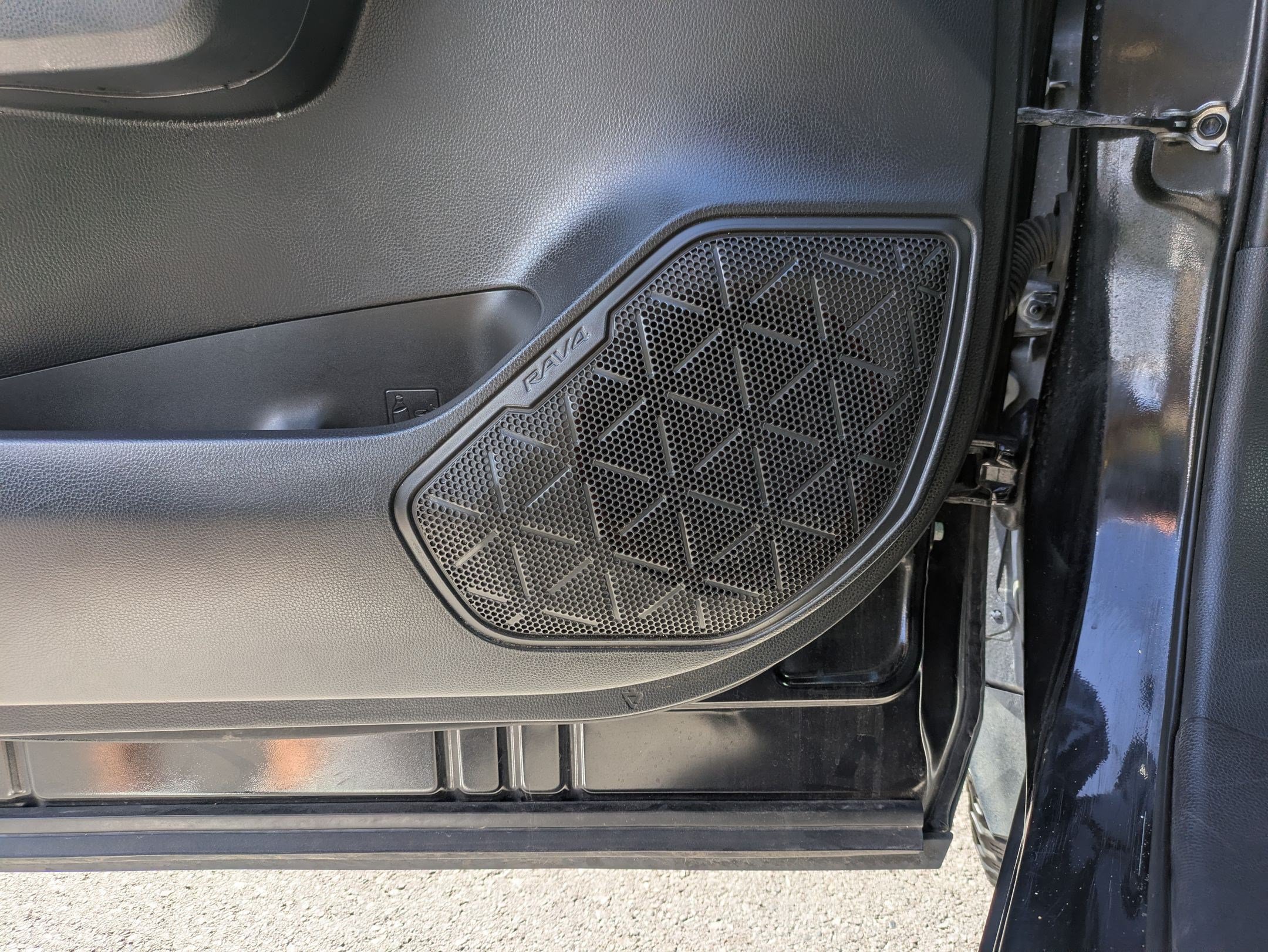 Used 2019 Midnight Black Metallic Toyota Adventure image 13