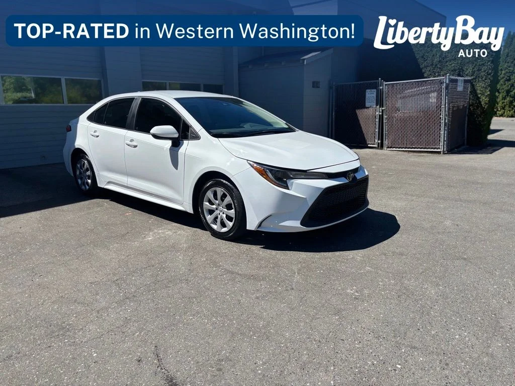 Used 2022 White Toyota LE image 9