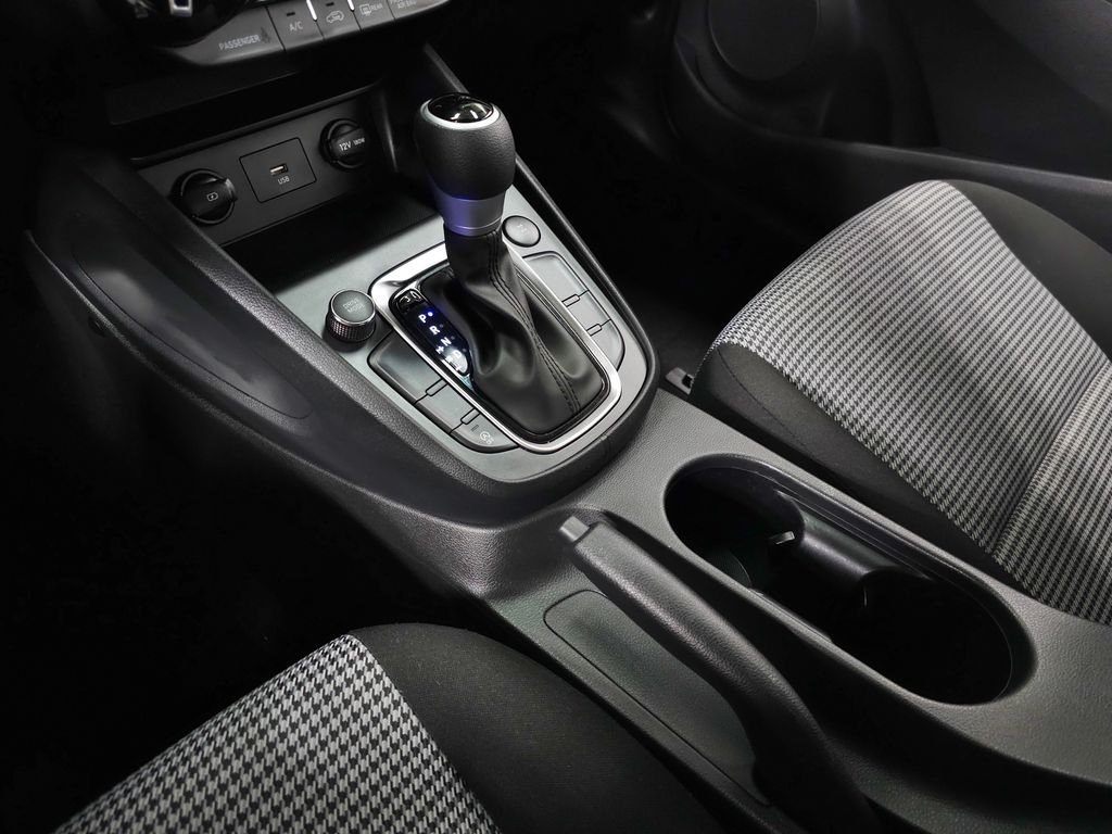 2023 Hyundai Kona SE - Photo 25