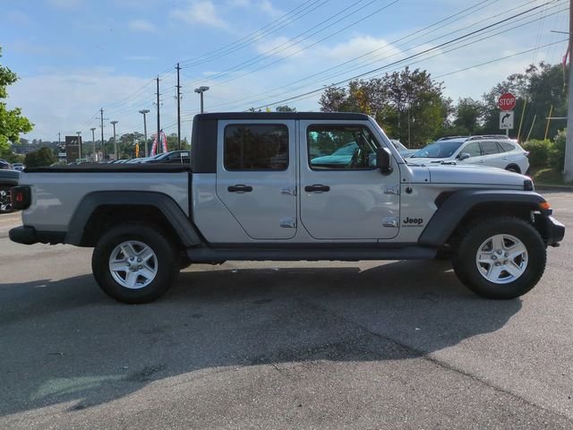 Used 2020 Silver Jeep Sport image 4