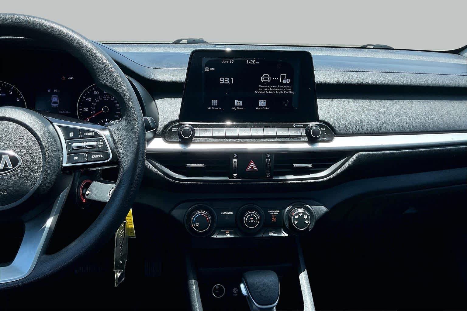 Used 2021 Clear White Kia LXS image 7