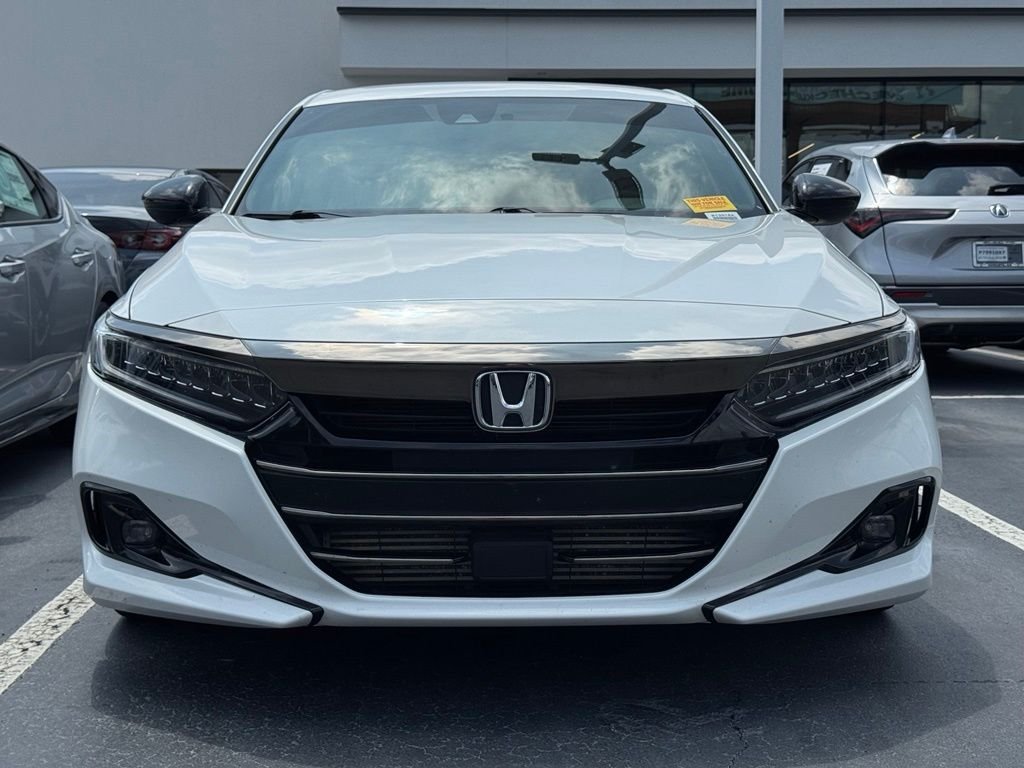 Used 2021  Honda Sport image 2