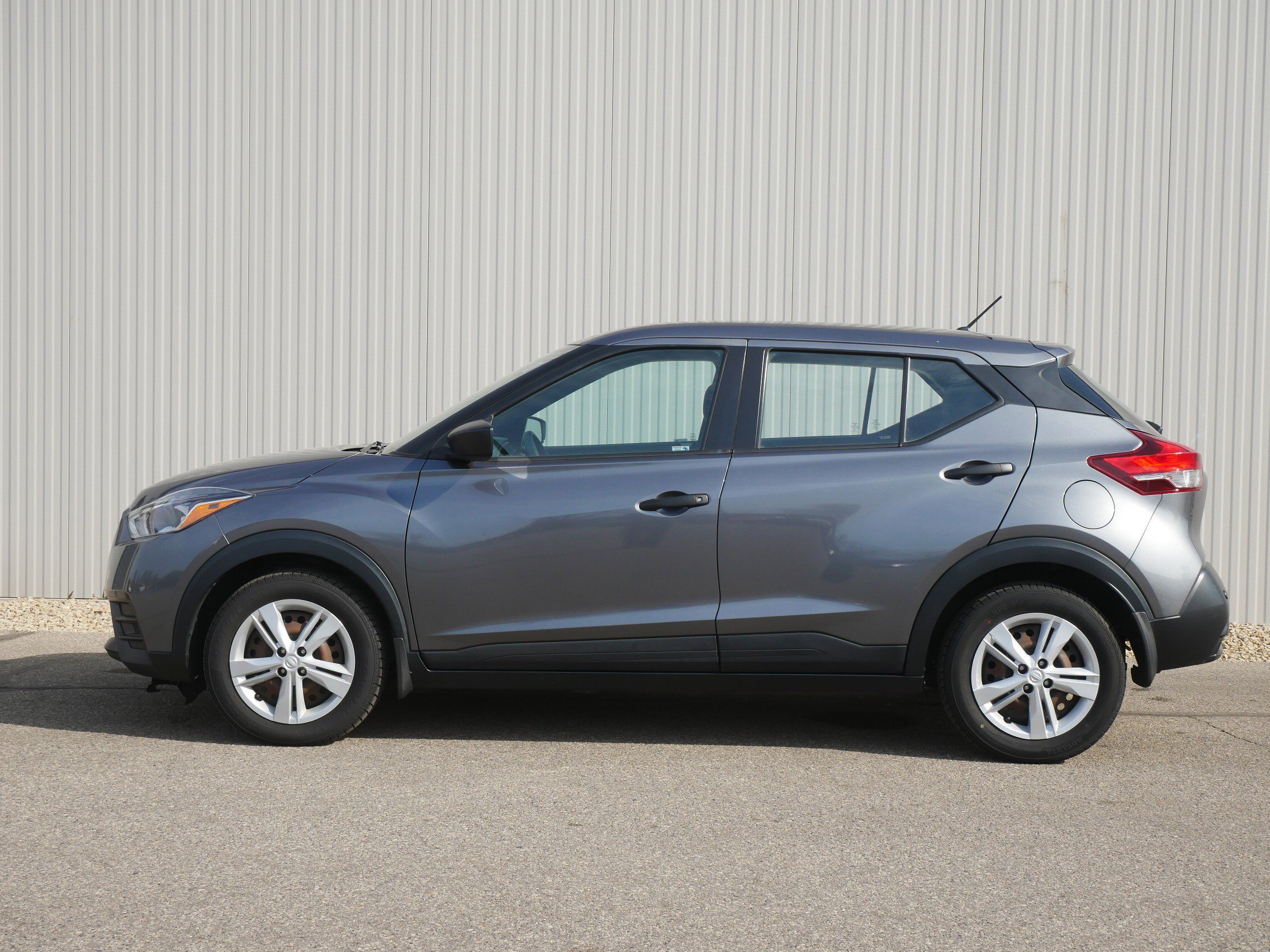 Used 2020 Nissan Kicks S with VIN 3N1CP5BV4LL578577 for sale in Hastings, Minnesota