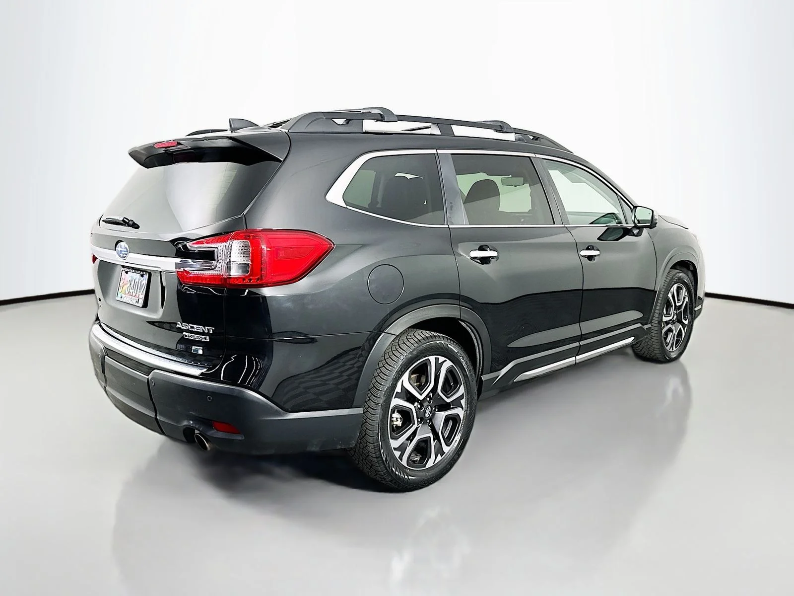 Used 2023 Crystal Black Silica Subaru Touring image 8