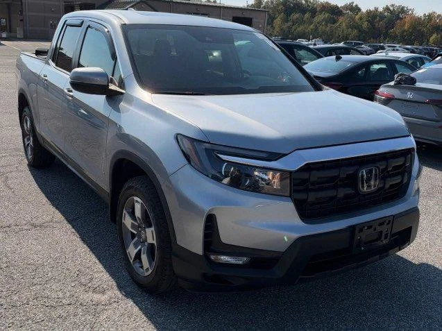 Used 2024 Lunar Silver Metallic Honda RTL AWD image 1