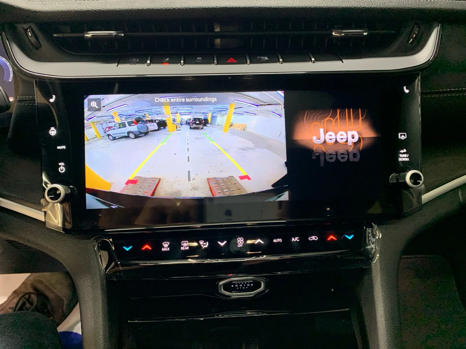 New 2026 Diamond Black Crystal Pearl Jeep Altitude image 22