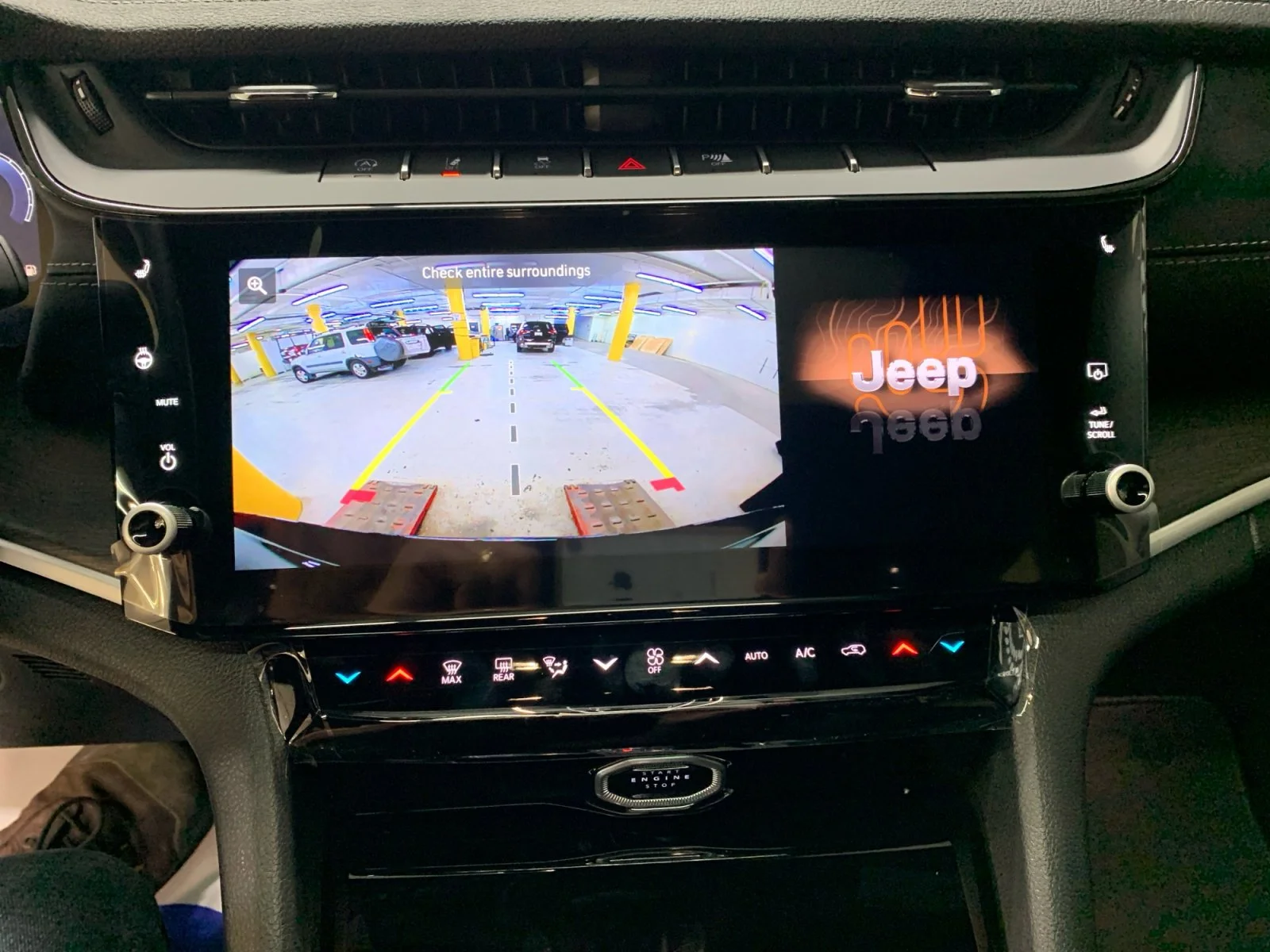 New 2026 Diamond Black Crystal Pearl Jeep Altitude image 22