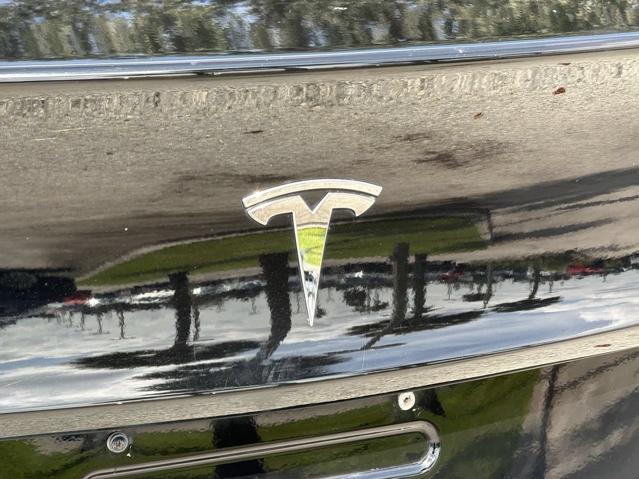 Used 2018 Black Tesla Long Range image 9